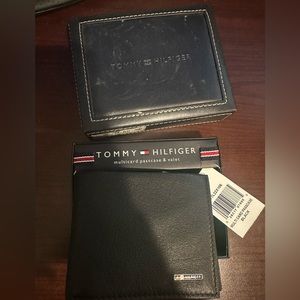 New Tommy Hilfiger Men’s Wallet